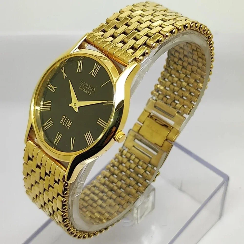Vintage Style Seiko Quartz Mens Gold Watch & Black accents W/ Metal Strap